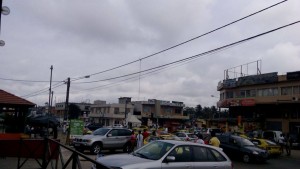 Article : A Abidjan, aux heures de pointe, le client perd sa couronne